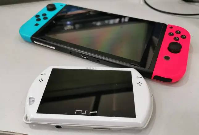 Switch即将升级的2019年，我买了一部PSP GO……