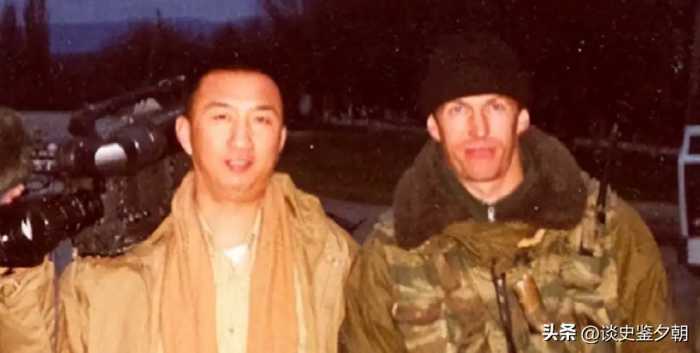 俄士兵为救中国记者牺牲，记者为报恩直接娶其妻，却在10年后离婚