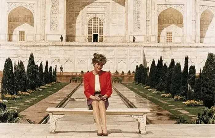 戴安娜在泰姬陵，拍下著名照片“孤独的王妃”，让查尔斯“疯了”