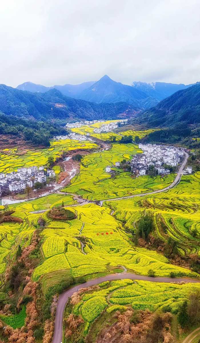 全球最美的8个童话小镇 ，中国占了2个 ，看看你们都去过没。