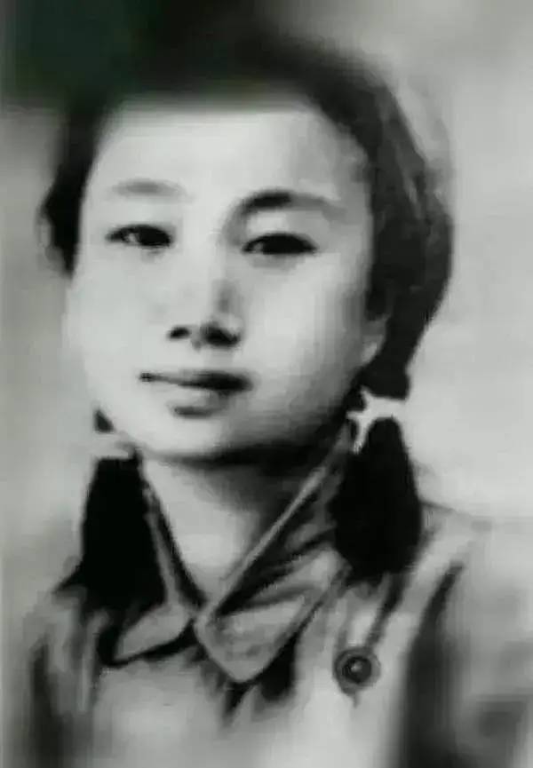 云南女子沦为日军情妇生下一子，儿子长大千里寻父，却被拒之门外