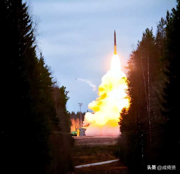 中美俄导弹射程差距断崖，俄1.6万公里，美超1.2万，中国让人意外