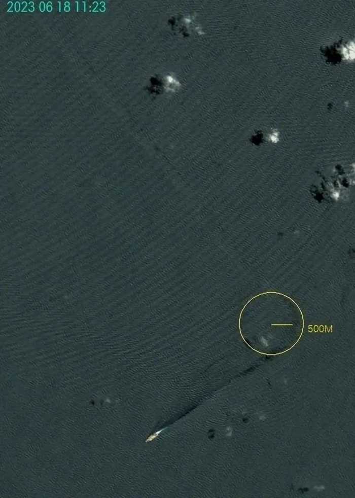 技不如人？国外卫星：中国福建舰转弯半径3.4公里，里根号仅500米